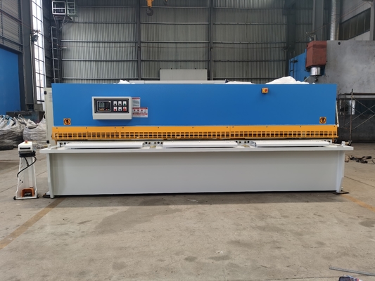 Вырезывание машины 4000mm CNC Nc QC12Y режа 6000mm 2500mm