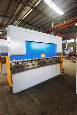 7.5KW CNC прессовая тормозная машина гидравлическая мягкая сталь 400 мм Вес 7000 кг